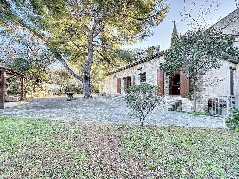 Maison provençale - 440 m² - 7 pièces