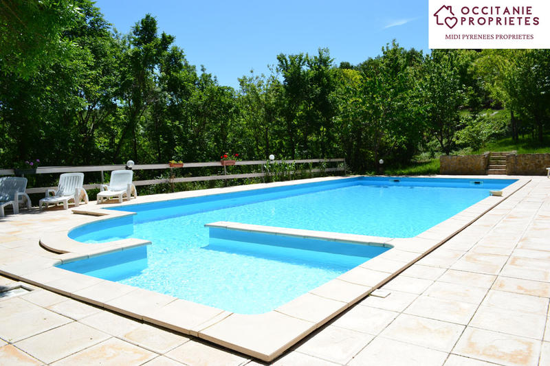 Propriété - 277 m² - 13 pièces