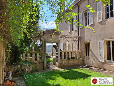 Maison - 420 m² - 13 pièces