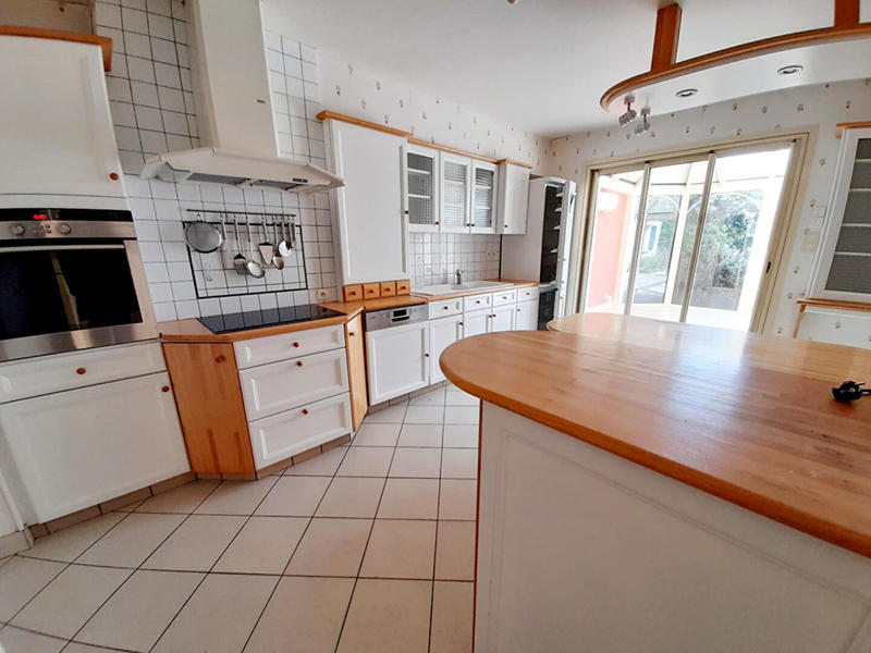 Maison - 340 m² - 14 pièces