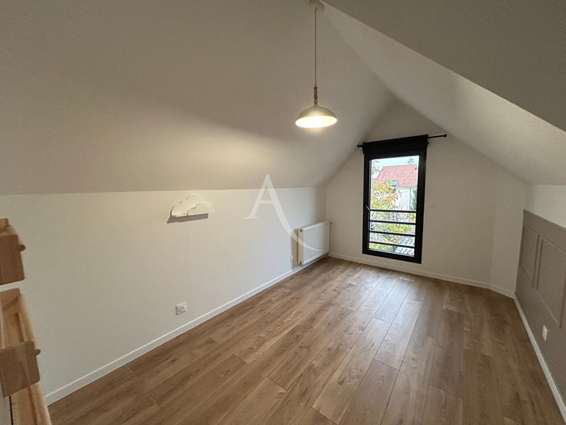 Maison - 95 m² - 6 pièces