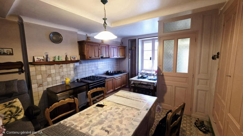 Maison - 216 m² - 10 pièces