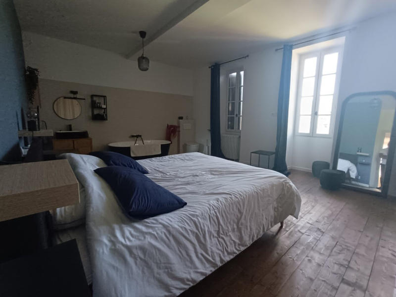 Maison ancienne - 250 m² - 7 pièces