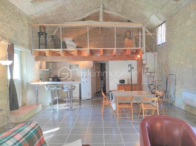 Demeure - 366 m² - 9 pièces