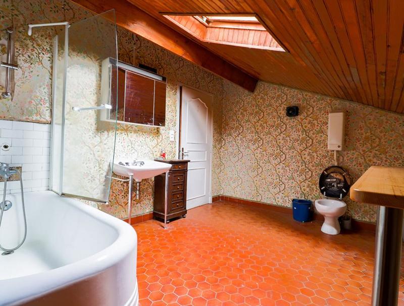 Maison - 298 m² - 9 pièces