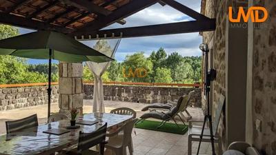 Mas - 430 m² - 20 pièces