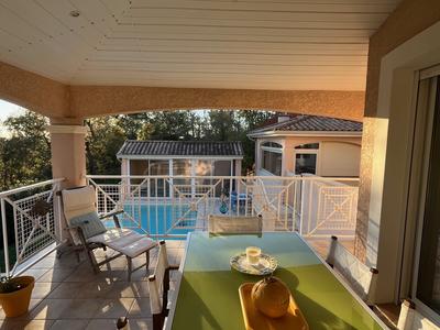 Maison contemporaine - 267 m² - 10 pièces