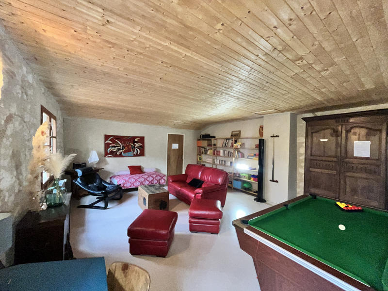 Maison - 210 m² - 6 pièces