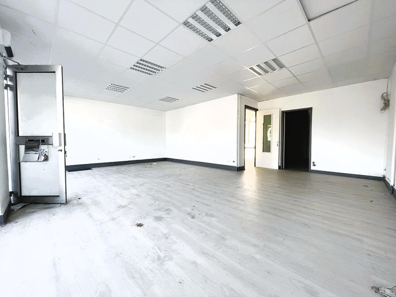 Local commercial - 69 m² - 2 pièces