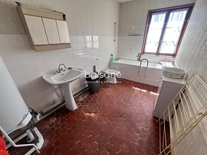 Maison - 257 m² - 8 pièces