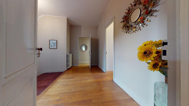 Maison traditionnelle - 350 m² - 12 pièces