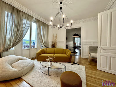 Appartement - 153 m² - 6 pièces