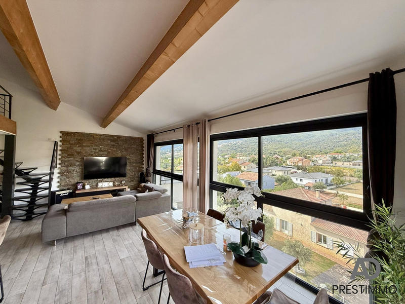 Appartement - 67 m² - 2 pièces