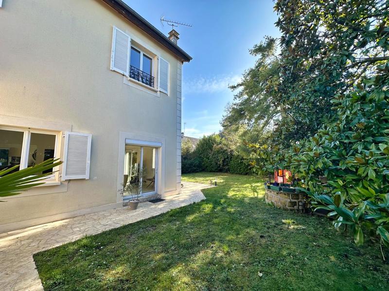 Maison - 151 m² - 5 pièces