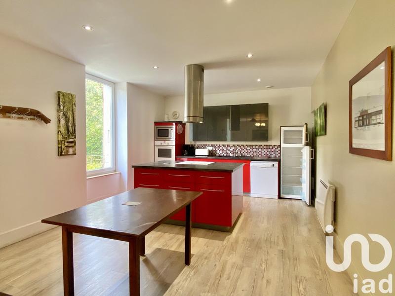 Maison - 620 m² - 8 pièces