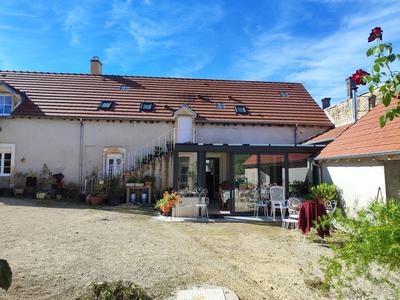 Maison - 215 m² - 10 pièces