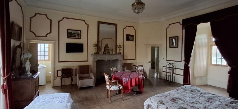 Demeure - 3 000 m² - 26 pièces