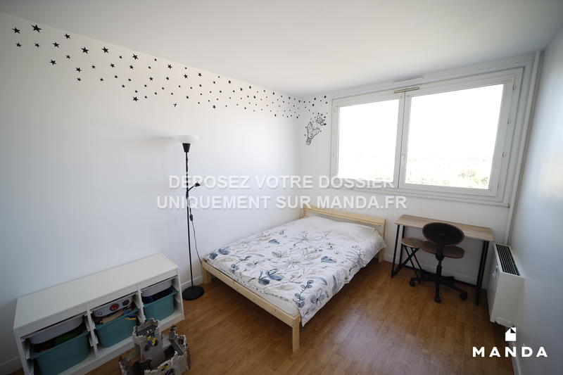 Chambre - 10 m² - 4 pièces