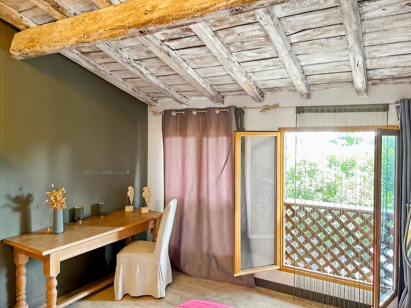 Maison - 682 m² - 20 pièces