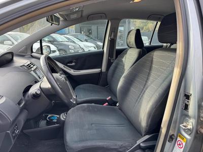 Toyota Yaris 1.3 Vvt-i Sol