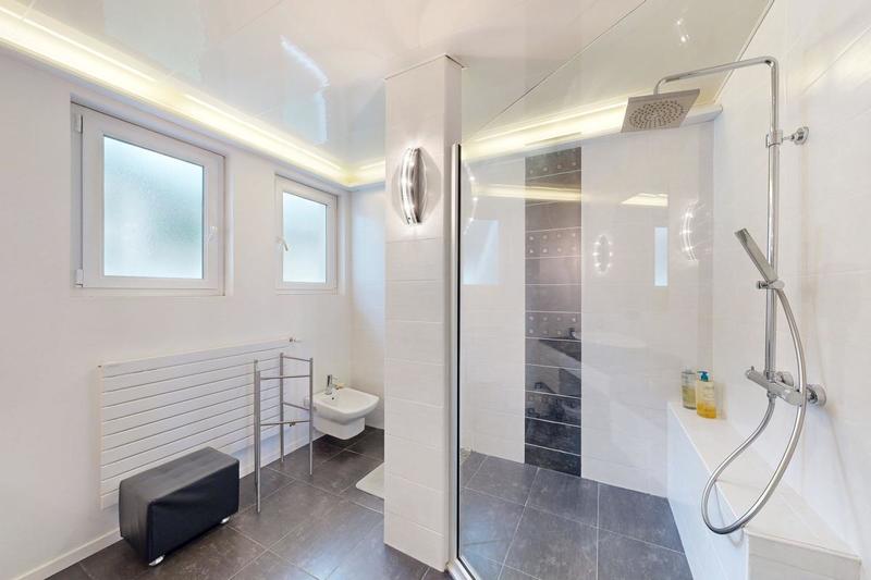 Maison - 296 m² - 12 pièces