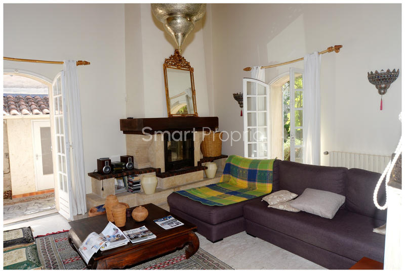 Propriété - 230 m² - 7 pièces