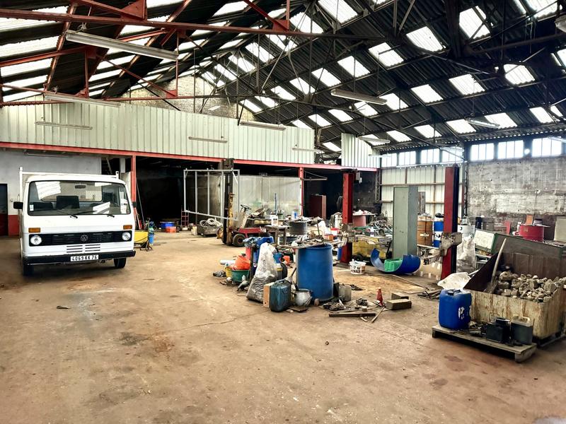 Entrepôt - 1 000 m²