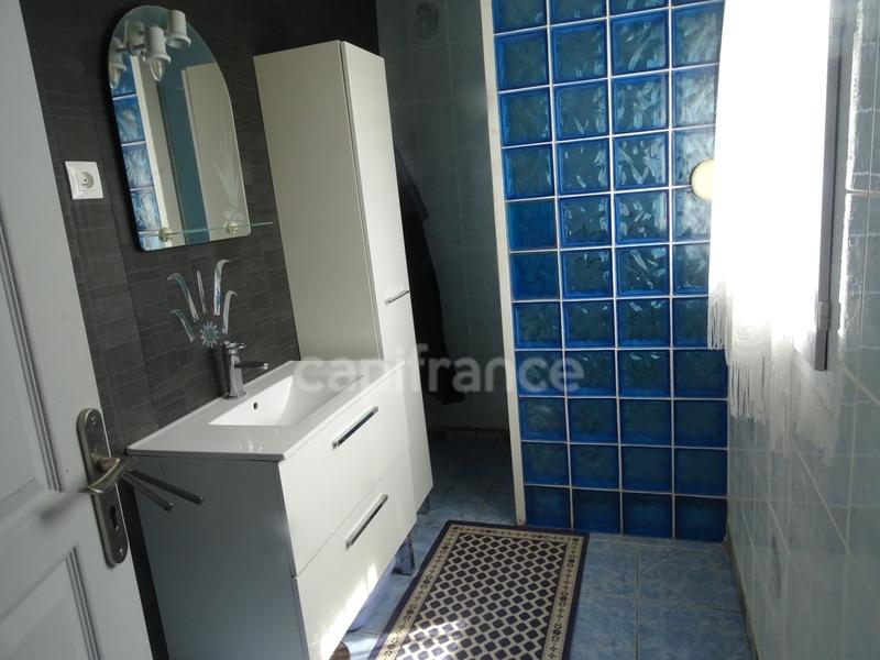 Maison - 222 m² - 8 pièces