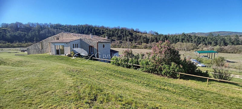 Mas - 403 m² - 12 pièces