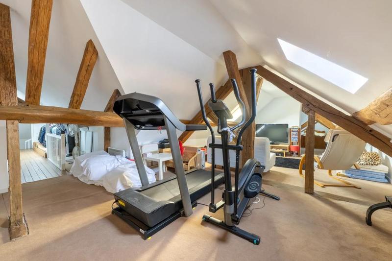 Maison - 201 m² - 6 pièces