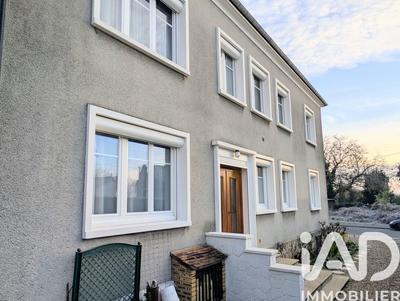 Maison - 196 m² - 9 pièces