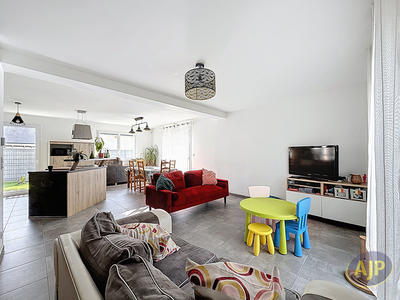 Maison - 110 m² - 6 pièces