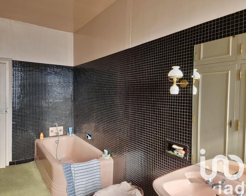 Maison - 205 m² - 8 pièces