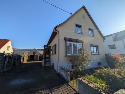 Maison - 121 m² - 6 pièces