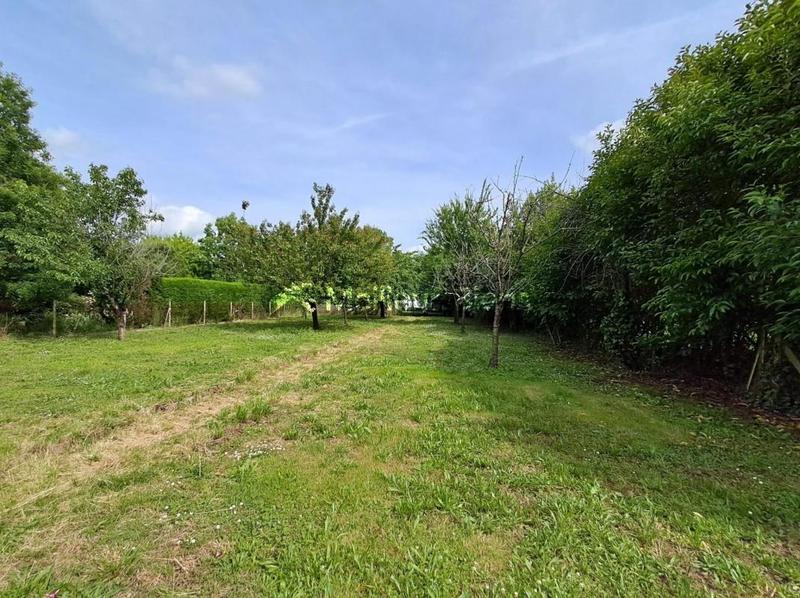 Terrain constructible - 1 147 m²