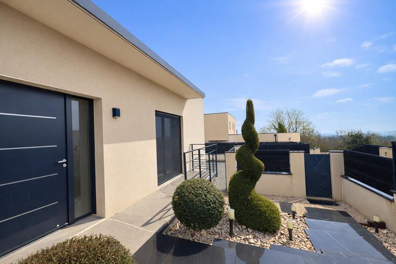 Maison - 145 m² - 6 pièces