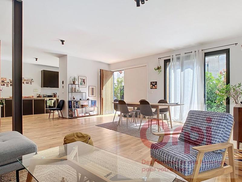 Maison - 211 m² - 7 pièces