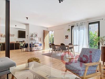 Maison - 211 m² - 7 pièces