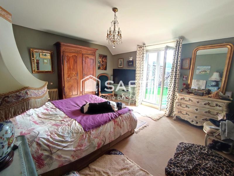 Maison - 200 m² - 7 pièces