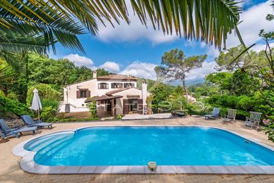 Villa - 235 m² - 7 pièces