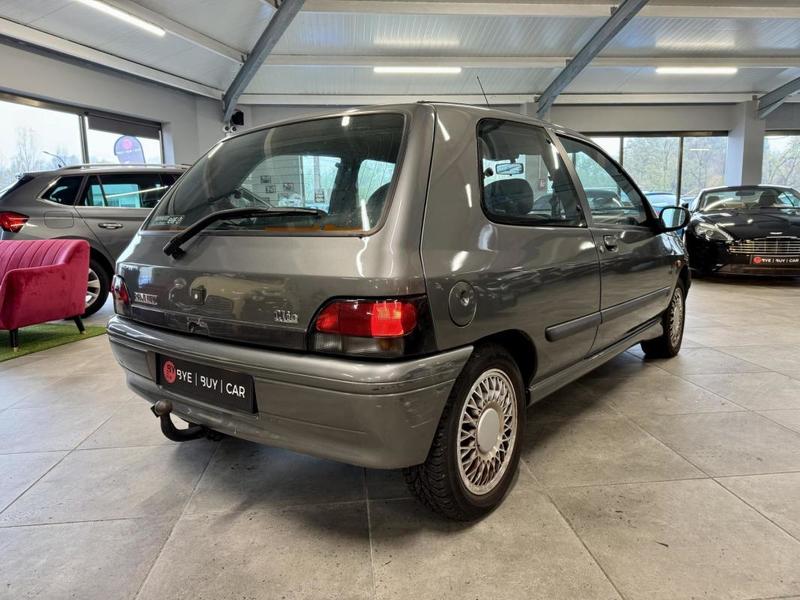 Renault Clio 1.8i - 92 Bva I Berline Baccara Phase 3 / Garantie 12 Mois