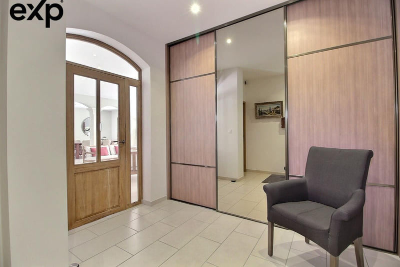 Villa - 198 m² - 7 pièces