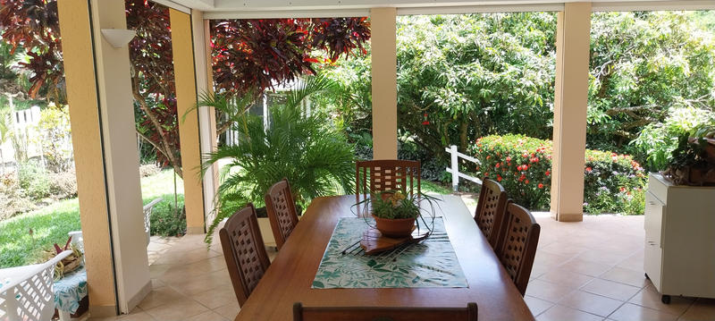 Maison - 239 m² - 9 pièces