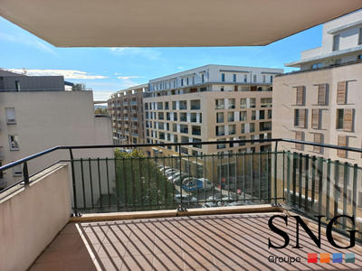 Appartement - 92 m² - 4 pièces