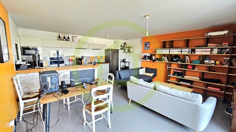 Appartement sur toit - 65 m² - 3 pièces