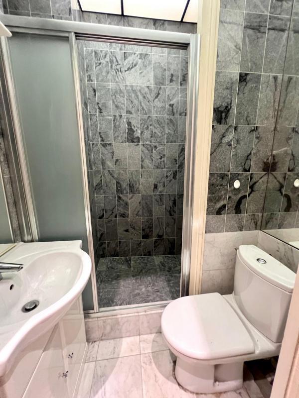 Appartement - 220 m² - 7 pièces