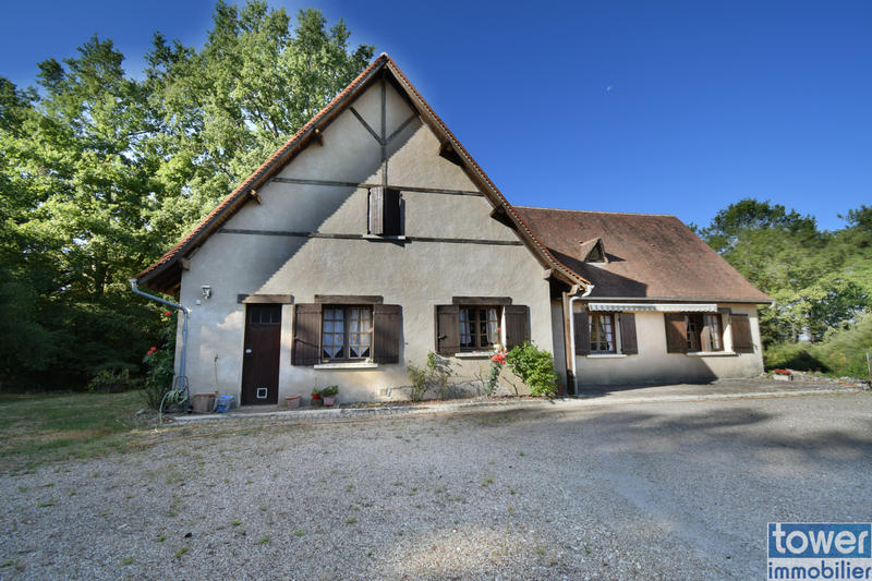 Maison - 228 m² - 8 pièces