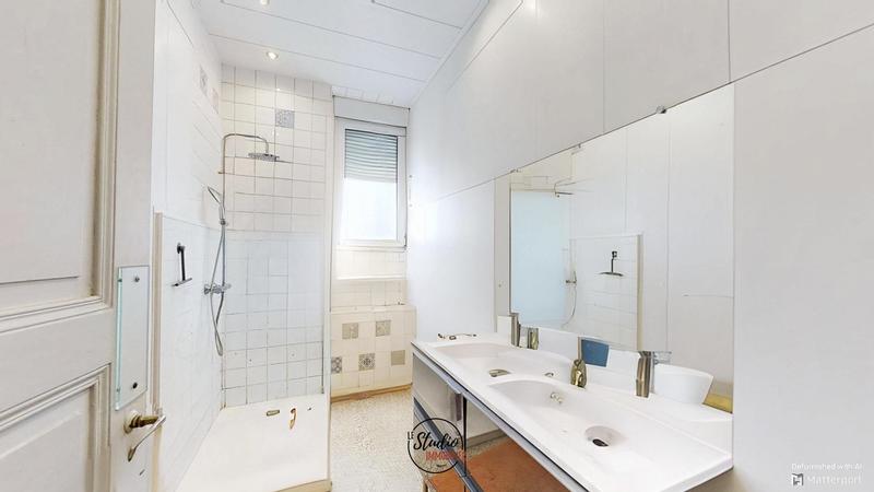 Maison - 398 m² - 13 pièces