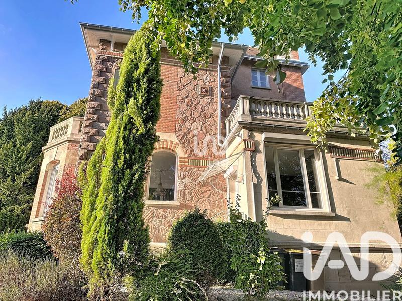 Maison - 210 m² - 8 pièces