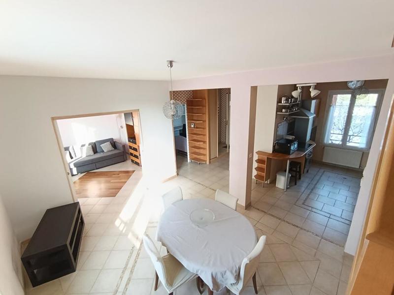 Maison - 232 m² - 7 pièces